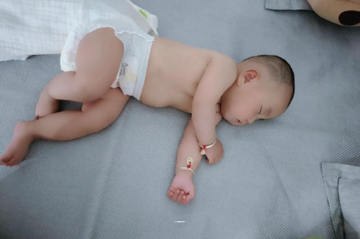 百色1岁宝宝可以吃盐吗